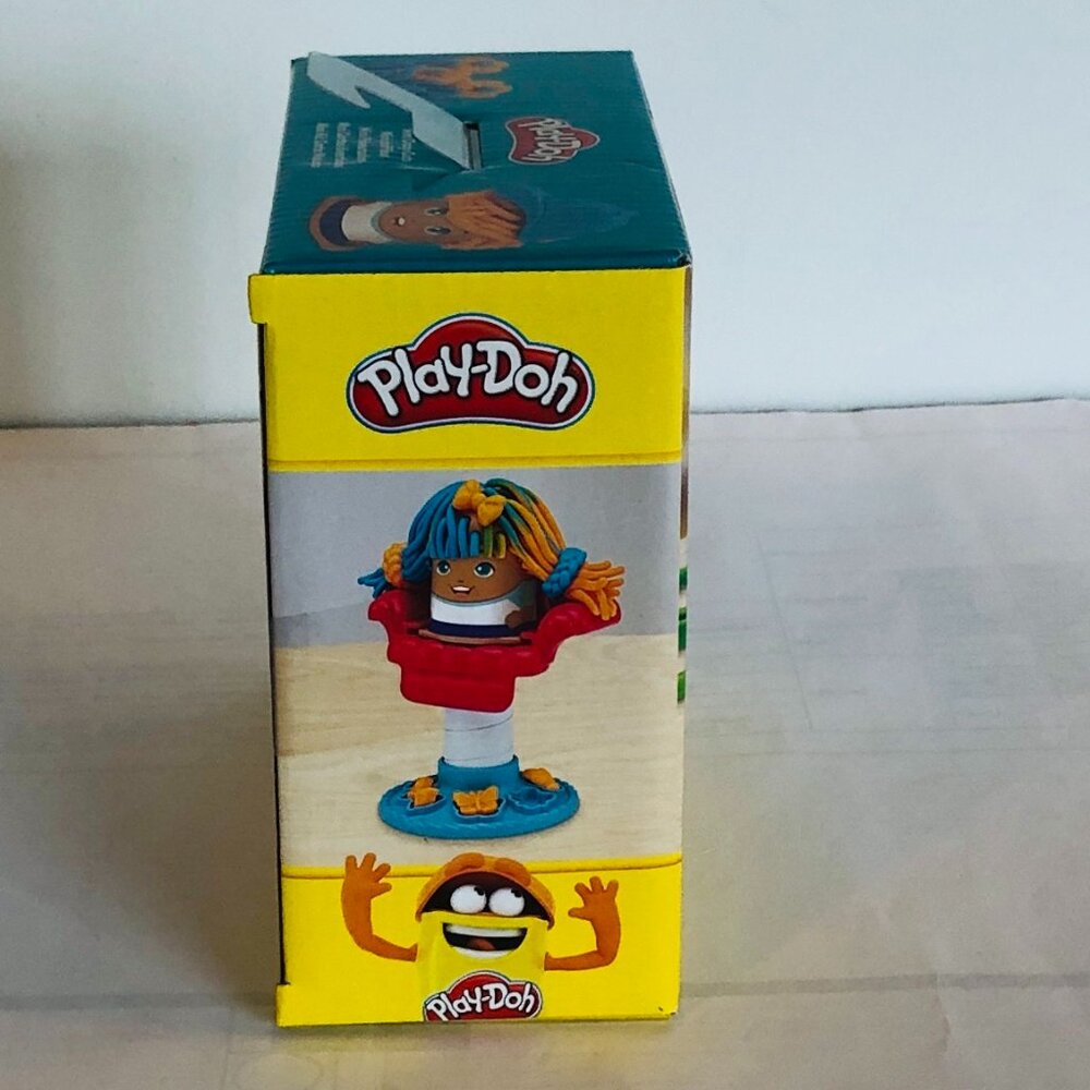 Play-Doh Mini Crazy Cuts Kit Hair Stylist Barber Ages 3+ Brand New in Box - Picture 8 of 9
